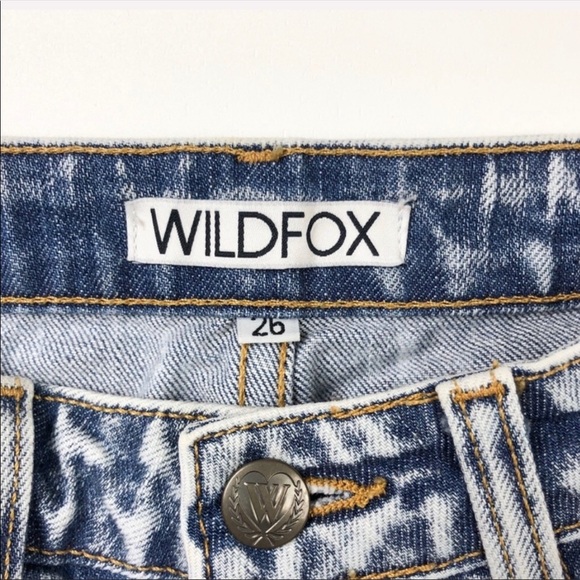 EUC WILDFOX💙Cut-off Acid Wash Denim Shorts - Picture 4 of 8
